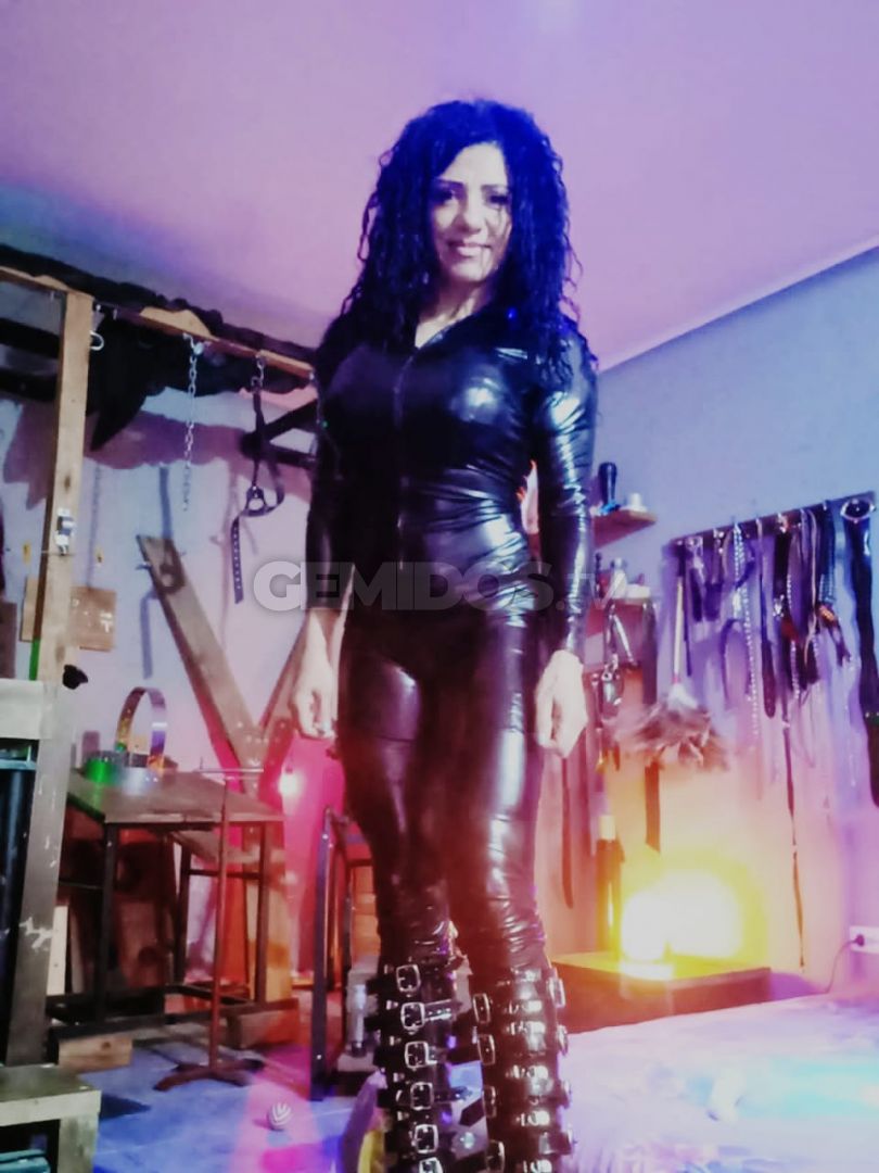 Dominatrix Dana