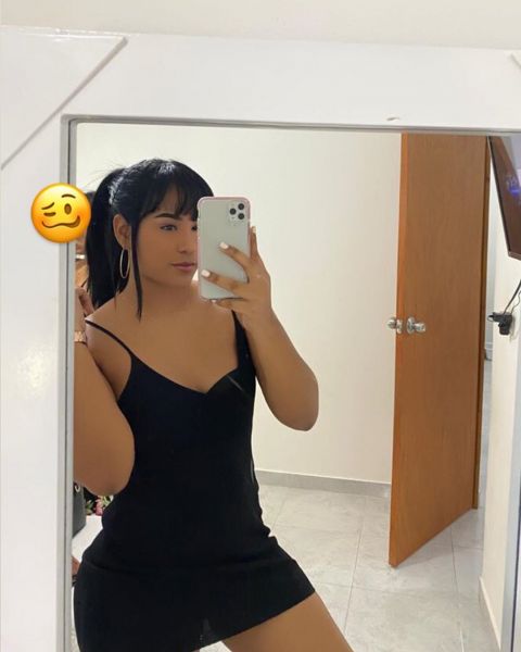 Hola mis cielos lindos. Soy Vanessa, tengo 23 años y soy una increíble escort de pechos jugosos y apetecibles. Me considero dulce, apasionada del sexo y muy morbosa. Estoy aquí para recomendarte mi exclusivo y tierno trato de novia.

De mis servicios destaco el masaje relajante, posturitas como el 69, francés completo y besos apasionados. También realizo otras maravillas en la cama jajajajaja

Incluso puedo ser más traviesa. Mis servicios extra son lluvia dorada, tríos, lésbico real, atención a parejas, y beso negro.
No dudes en contarme tus fantasías para poder disfrutar al máximo.

Te espero aqui en Ciudad de Panama, en un apartamento privado, climatizado y con facilidad de estacionamiento pero también me desplazo a domicilios y hoteles. Contáctame y te informo de todo.