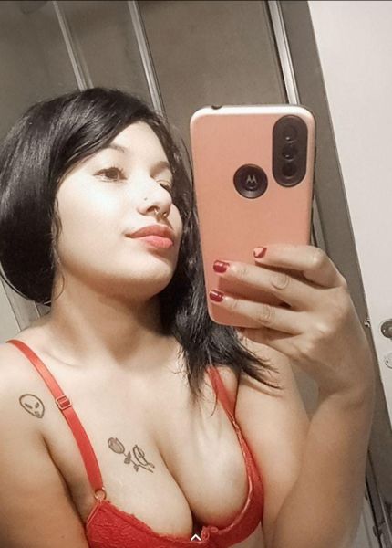 Hola cómo estás?
Te cuento mi servicio
Bucal sin
 vaginal full
Muy cariñosa 
Ambiente climatizado para mayor confort 