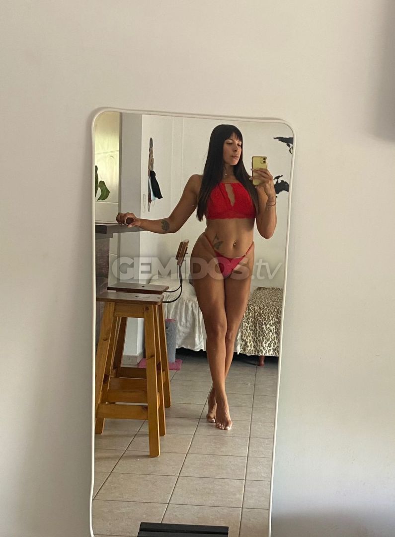 Nicole 